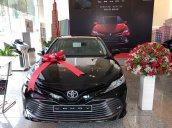 Cần bán Toyota Camry sản xuất năm 2019, màu đen, xe nhập