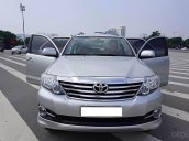 Bán Toyota Fortuner V 2015, màu bạc, chính chủ