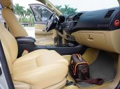 Bán Toyota Fortuner V 2015, màu bạc, chính chủ