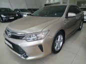 Bán xe Toyota Camry 2.5Q đời 2016, màu vàng cát giá 899 triệu