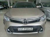 Bán xe Toyota Camry 2.5Q đời 2016, màu vàng cát giá 899 triệu