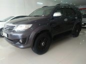 Bán Toyota Fortuner năm 2014, màu xám xe gia đình