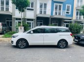 Bán xe Kia Sedona đời 2017, màu trắng, nội thất nâu, trả trước 400 triệu nhận xe ngay