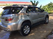 Bán Toyota Fortuner năm 2010, màu bạc số sàn, 565 triệu