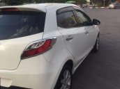 Cần bán gấp Mazda 2 đời 2012, màu trắng còn mới