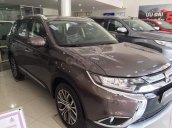 Cần bán xe Mitsubishi Outlander STD 2019, đủ màu - KM hấp dẫn chỉ 270tr nhận xe ngay vay NH đến 85% LH 0909076622