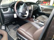 Toyota Fortuner 2.7V 4x2 AT màu đen, sản xuất 2017, nhập khẩu, biển Hà Nội