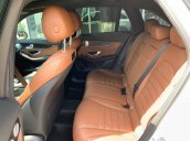 Bán xe Mercedes GLC300 4Matic 2018 cũ giá tốt, trả trước 800 triệu nhận xe ngay