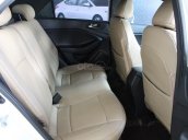 Cần bán Hyundai i20 Active 1.4AT năm 2015, màu trắng, xe nhập