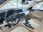 BMW Phú Nhuận - Khuyến mại giảm giá sốc chiếc xe BMW 5 Series 520i - 2019