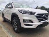 Cần bán Hyundai Tucson 2.0 AT đời 2019, màu trắng, giá 858tr