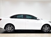 Bán Kia Cerato 1.6 Luxury sản xuất năm 2019, màu trắng, giá tốt