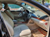 Cần bán Toyota Camry 2.4G sx 2011, màu đen, biển Hà Nội