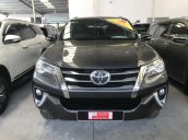 Bán Fortuner V 2017, xe nhập, màu xám, máy xăng, số tự động, giảm liền tay cho khách thiện chí