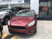 Bán Ford Focus Trend 4D năm 2019, màu đỏ, mới 100%