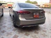 Bán xe Kia Cerato 1.6 AT 2018 màu trắng, siêu đẹp