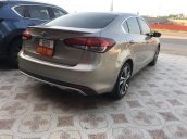 Bán xe Kia Cerato 1.6 AT 2018 màu trắng, siêu đẹp