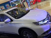 Bán xe Mitsubishi Outlander đời 2019, màu trắng giá cạnh tranh