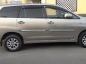 Gia đình bán Toyota Innova 2.0E năm 2014, màu vàng cát