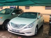 Cần bán xe Hyundai Sonata sản xuất 2010, màu trắng, nhập khẩu Hàn Quốc, giá tốt