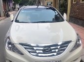 Cần bán xe Hyundai Sonata sản xuất 2010, màu trắng, nhập khẩu Hàn Quốc, giá tốt