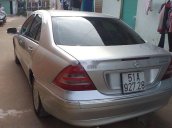 Cần bán xe Mercedes năm sản xuất 2003, màu bạc, nhập khẩu nguyên chiếc, giá chỉ 220 triệu