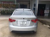 Cần bán Kia Cerato sản xuất 2011, màu bạc, xe gia đình 