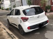 Cần bán Hyundai Grand i10 sản xuất 2017, màu trắng số sàn, giá tốt