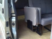 Cần bán Toyota Hiace năm sản xuất 2010, màu bạc, giá 360tr