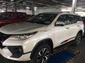 Cần bán xe Toyota Fortuner đời 2019, màu trắng