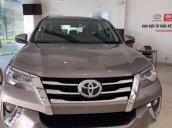 Cần bán xe Toyota Fortuner đời 2019, màu xám