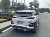 Chính chủ bán Hyundai Kona năm sản xuất 2018, ĐK 2019, màu trắng