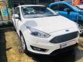 Cần bán Ford Focus sản xuất 2018, màu trắng, xe gia đình giá tốt 679 triệu đồng