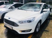 Cần bán Ford Focus sản xuất 2018, màu trắng, xe gia đình giá tốt 679 triệu đồng