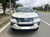 Hãng bán Fortuner V 4x2 2017, màu trắng, đúng chất, giá TL, hỗ trợ góp