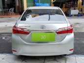 Cần bán Toyota Corolla Altis năm 2015, màu bạc như mới 