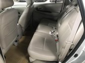 Bán Toyota Innova 2.0E màu bạc, số sàn, sản xuất 2016, xe đẹp giữ kỹ