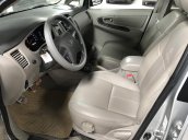 Bán Toyota Innova 2.0E màu bạc, số sàn, sản xuất 2016, xe đẹp giữ kỹ