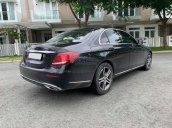 Bán xe Mercedes E200 màu đen, nội thất nâu model 2017. Trả trước 600 triệu nhận xe ngay