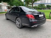 Bán xe Mercedes E200 màu đen, nội thất nâu model 2017. Trả trước 600 triệu nhận xe ngay