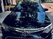 Cần bán Toyota Camry 2.0E sản xuất 2016, giá chỉ 815 triệu