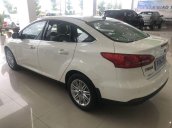 Bán Ford Focus Titanium đời 2019, màu trắng