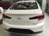 Cần bán Hyundai Elantra 1.6 MT 2019, màu trắng, giá tốt