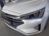 Xe Hyundai Elantra, màu trắng chạy kinh doanh lý tưởng+ xe giao ngay + Trả trước chỉ 15%