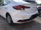 Xe Hyundai Elantra, màu trắng chạy kinh doanh lý tưởng+ xe giao ngay + Trả trước chỉ 15%