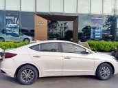 Xe Hyundai Elantra, màu trắng chạy kinh doanh lý tưởng+ xe giao ngay + Trả trước chỉ 15%