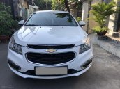 Cần bán xe Chevrolet Cruze 2017 màu trắng bản LT số sàn