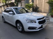 Cần bán xe Chevrolet Cruze 2017 màu trắng bản LT số sàn