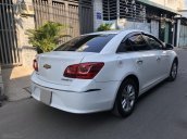 Cần bán xe Chevrolet Cruze 2017 màu trắng bản LT số sàn