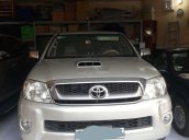 Cần bán Toyota Hilux đời 2009, màu bạc, nhập khẩu  